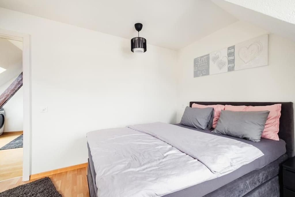 Charmante Wohnung An Beliebter, Urbaner Lage Zürich Exterior foto