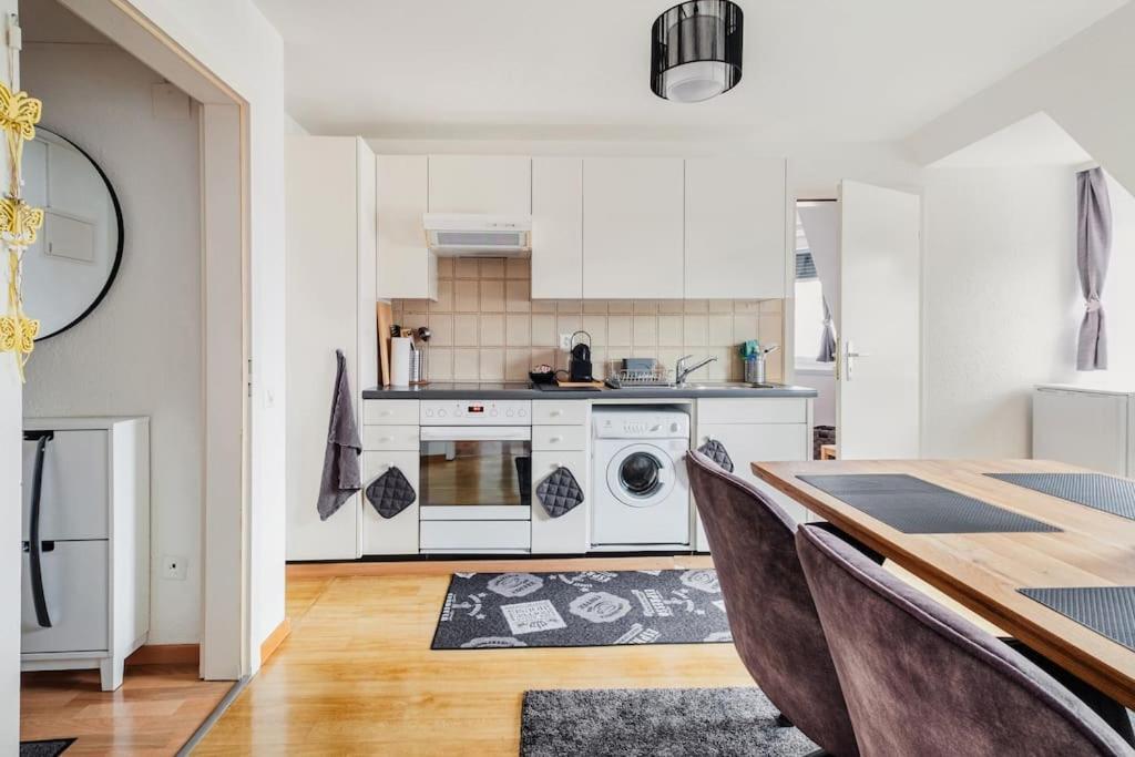 Charmante Wohnung An Beliebter, Urbaner Lage Zürich Exterior foto